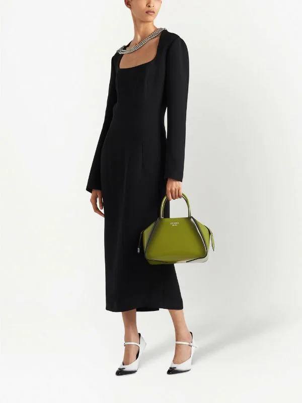 ������� � ������ ������ Prada �� ������� ������